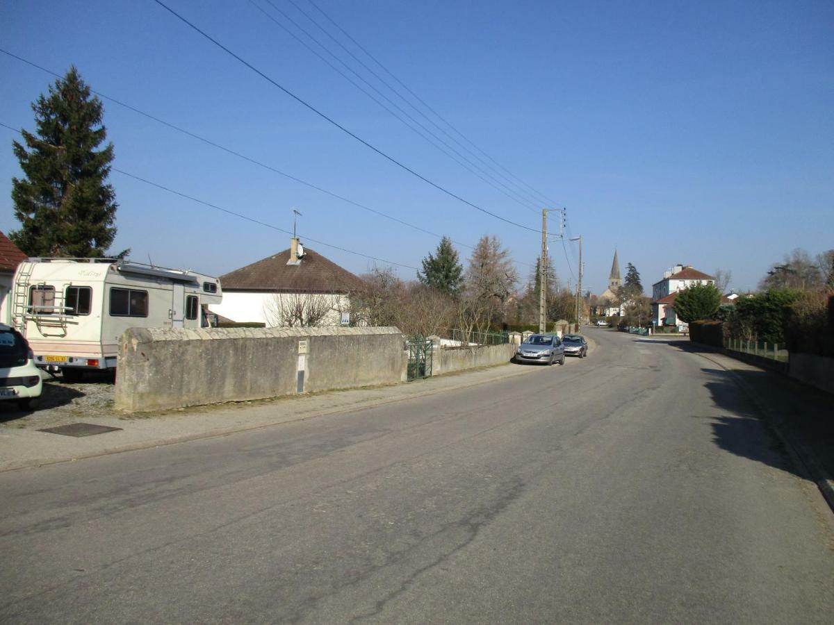 Chez Bari Βίλα Bourbon-lʼArchambault Εξωτερικό φωτογραφία